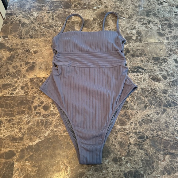 Shade & Shore One Piece Swimsuit Sizw M Gray Ribbed Strappy Side Cheeky - Picture 4 of 12